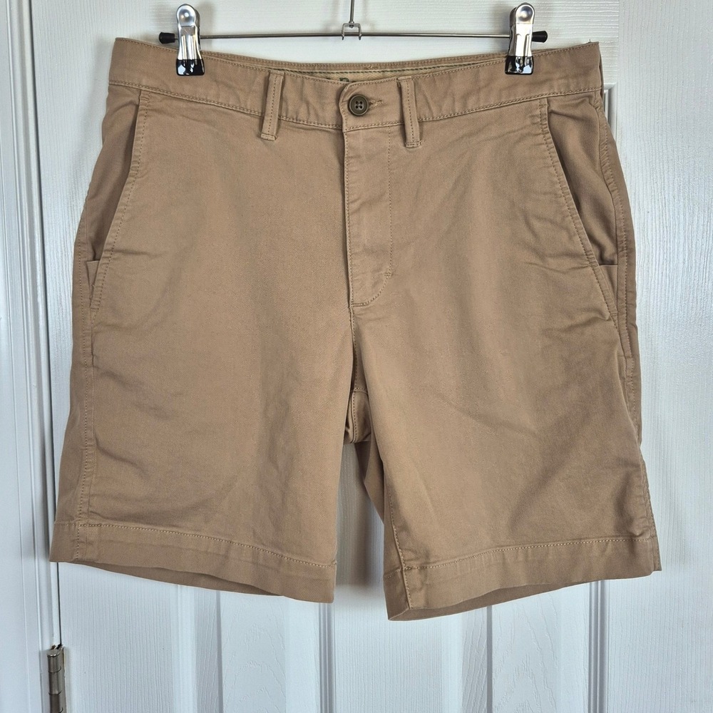 L.L. Bean khaki chino shorts with pockets men's 32 waist